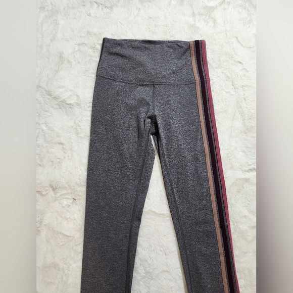 Lululemon Take A Hint 7/8 Tight *25". Size 6. - Picture 9 of 17